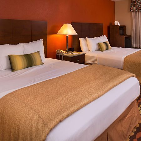 Best Western Ambassador Inn & Suites Wisconsin Dells Exterior foto