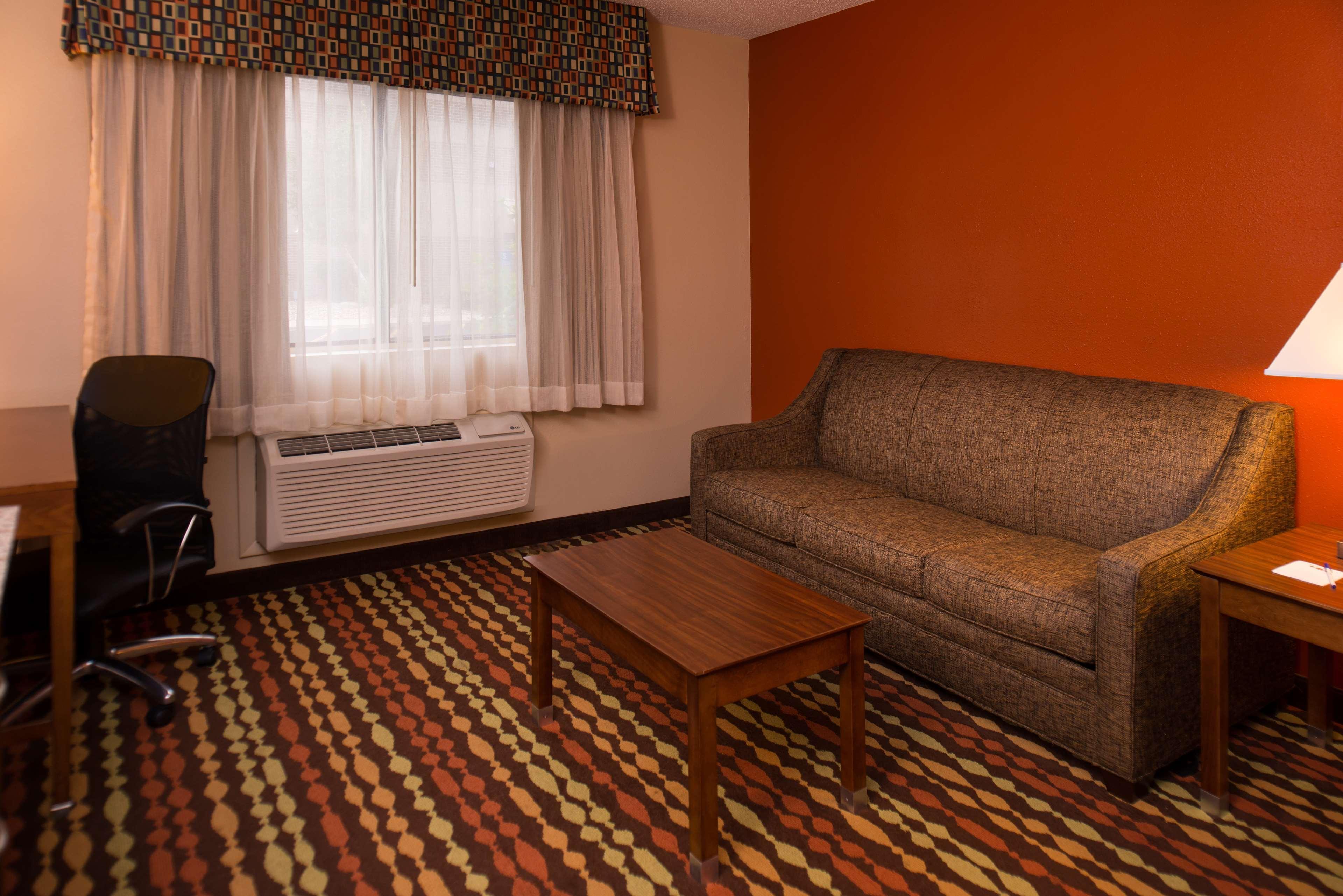 Best Western Ambassador Inn & Suites Wisconsin Dells Exterior foto