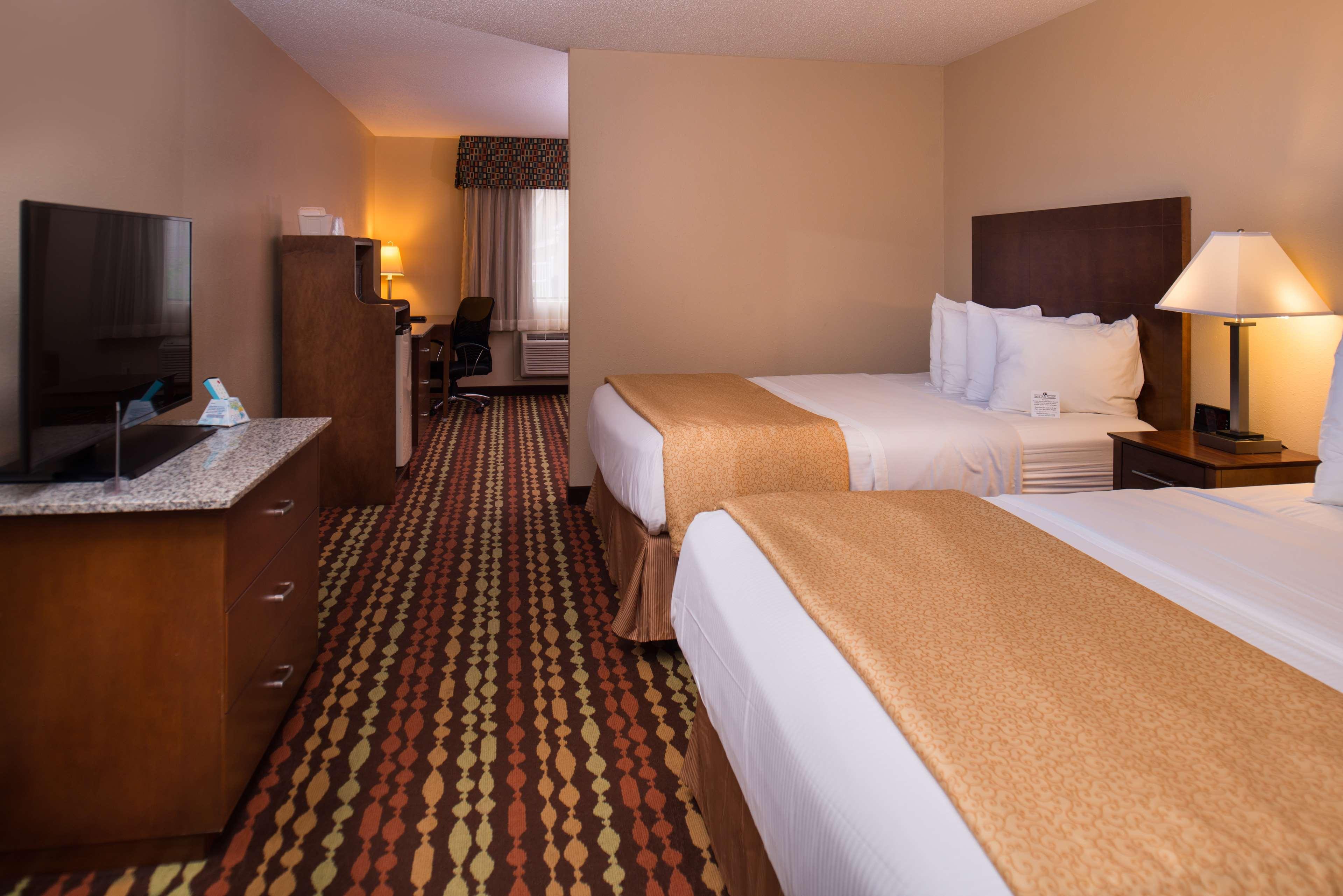 Best Western Ambassador Inn & Suites Wisconsin Dells Exterior foto