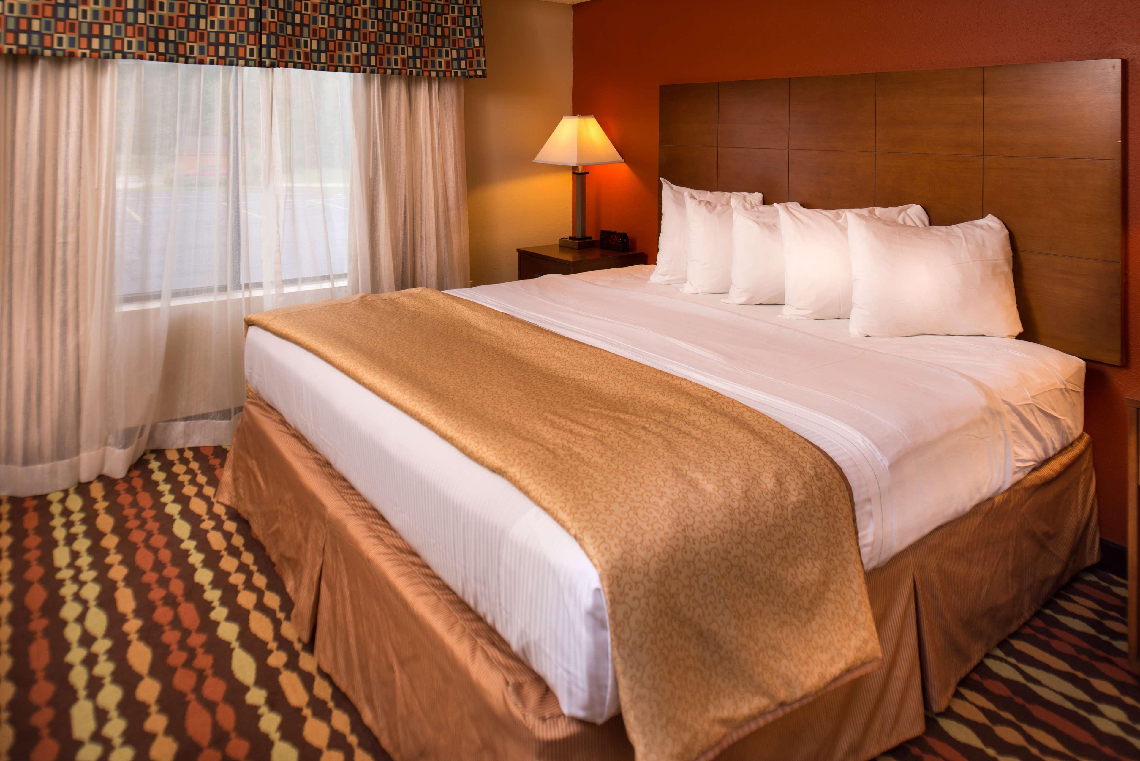 Best Western Ambassador Inn & Suites Wisconsin Dells Exterior foto