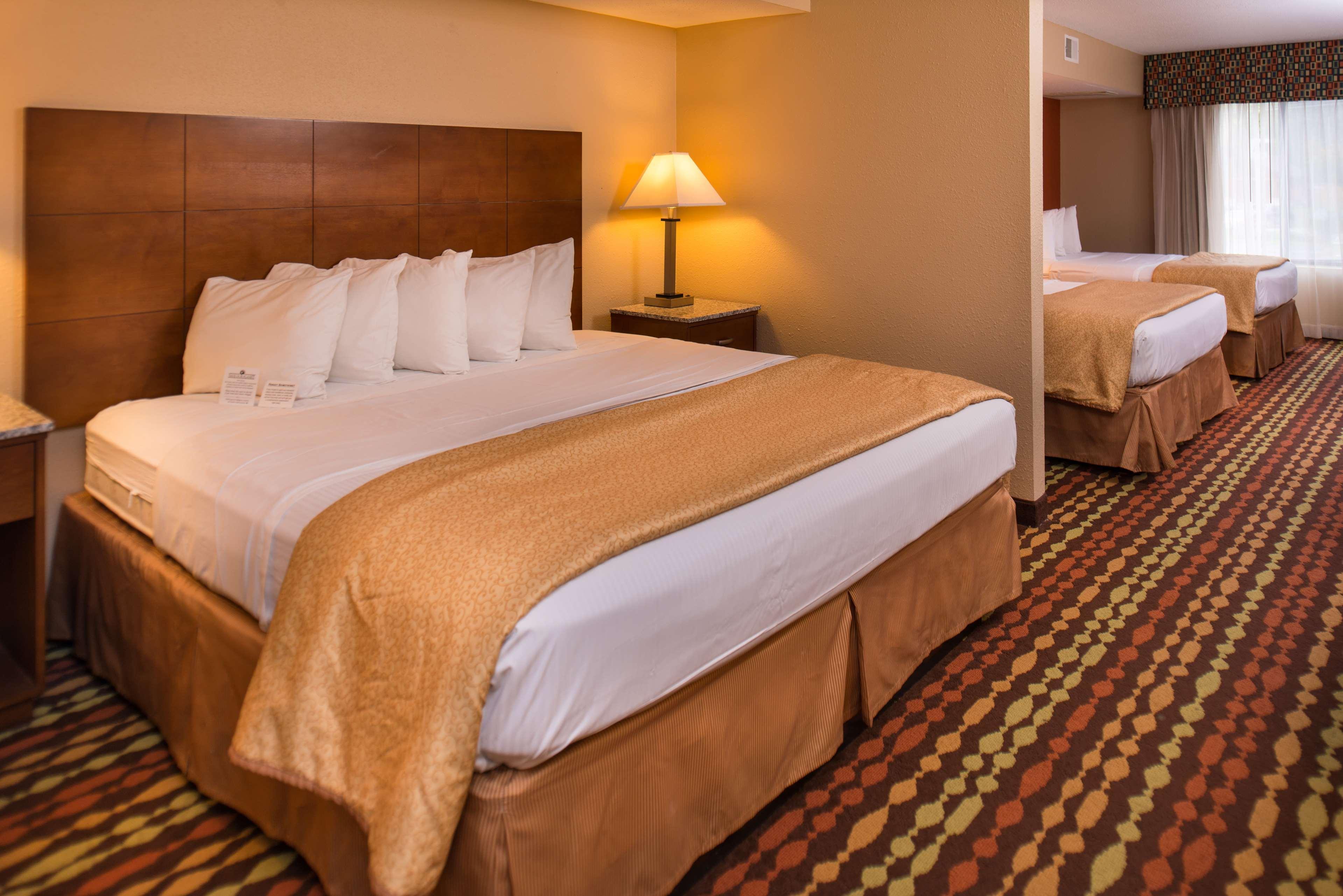 Best Western Ambassador Inn & Suites Wisconsin Dells Exterior foto