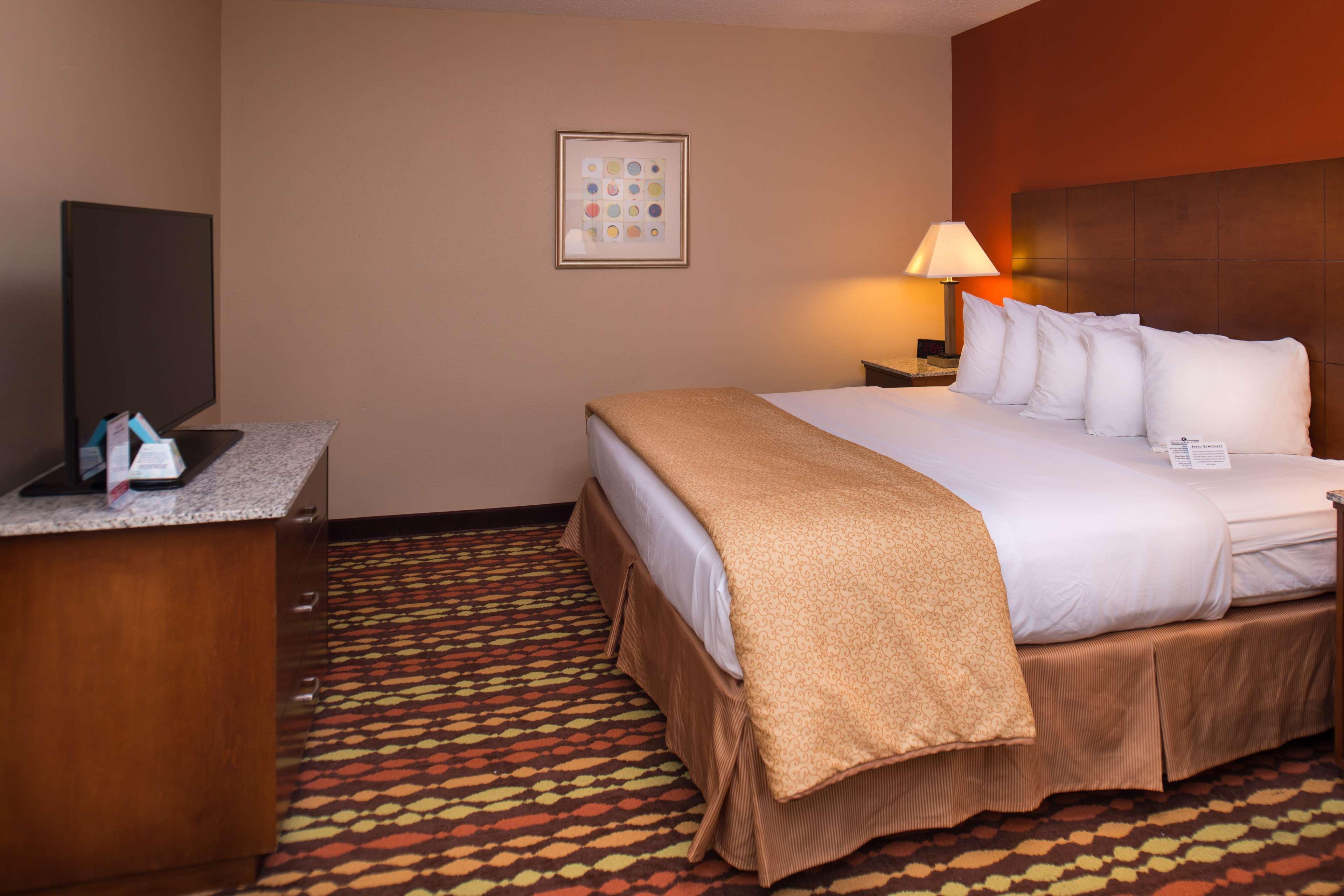 Best Western Ambassador Inn & Suites Wisconsin Dells Exterior foto