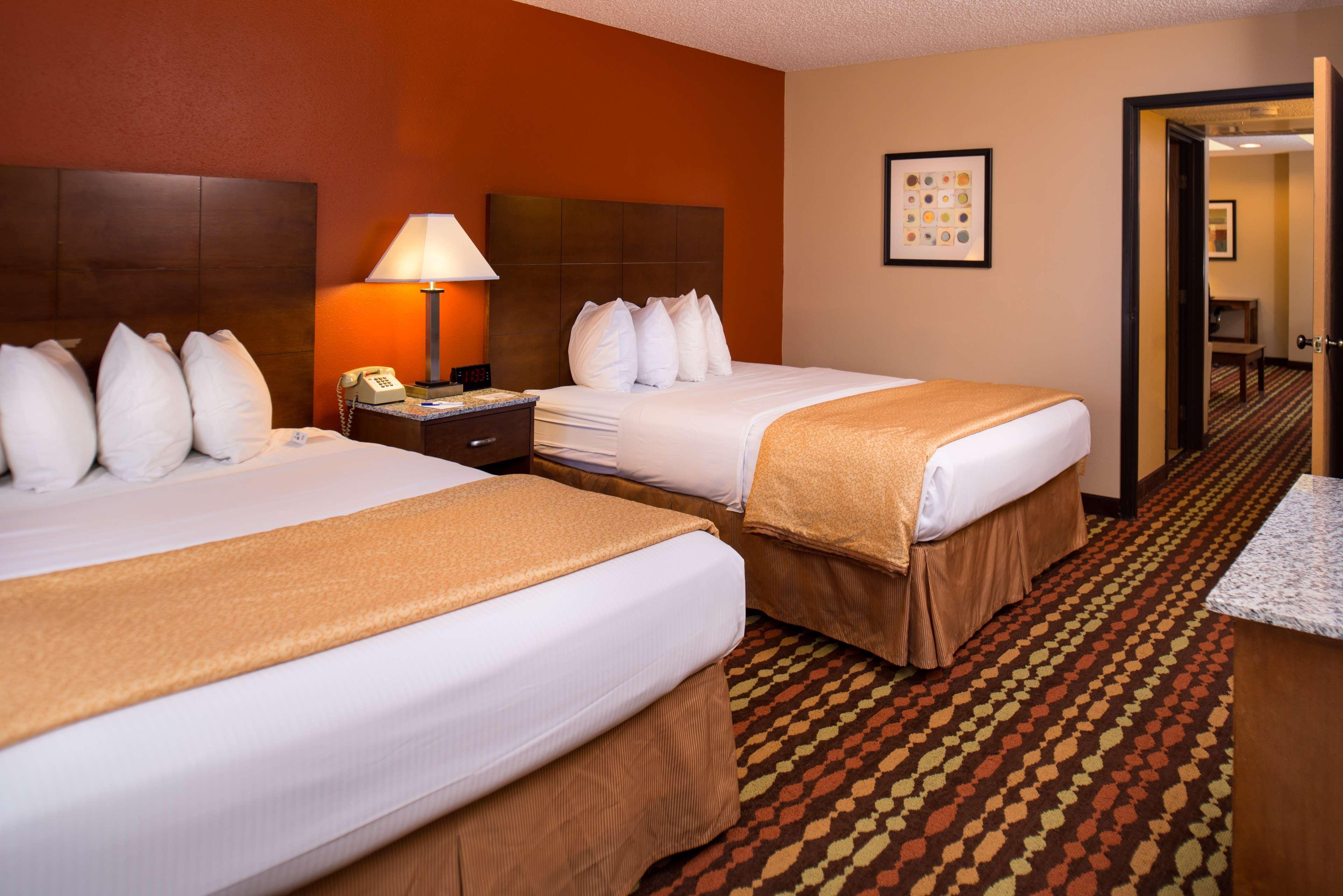 Best Western Ambassador Inn & Suites Wisconsin Dells Exterior foto