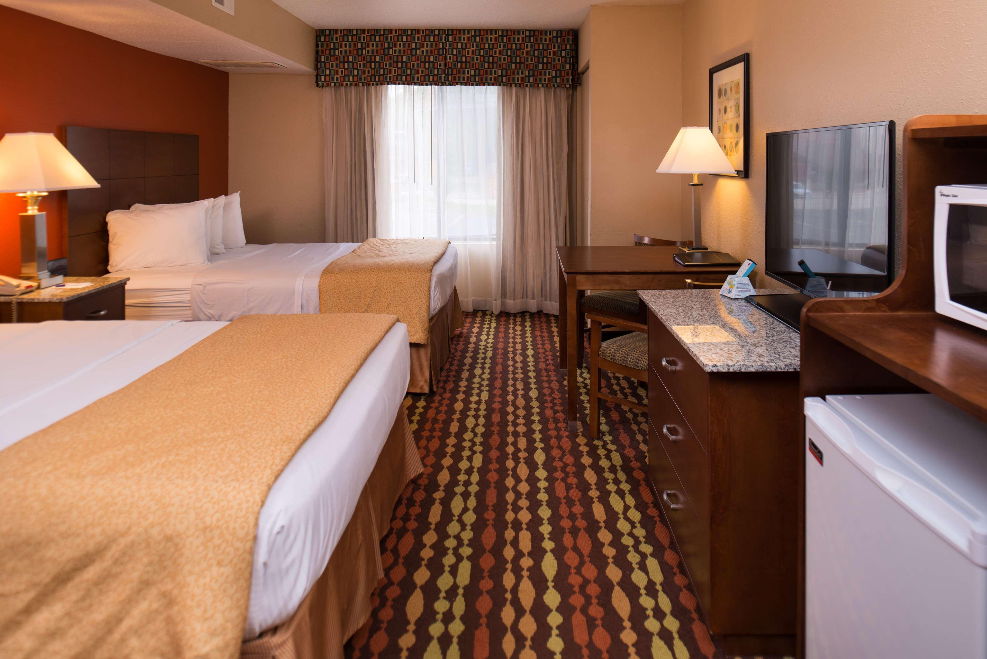 Best Western Ambassador Inn & Suites Wisconsin Dells Exterior foto