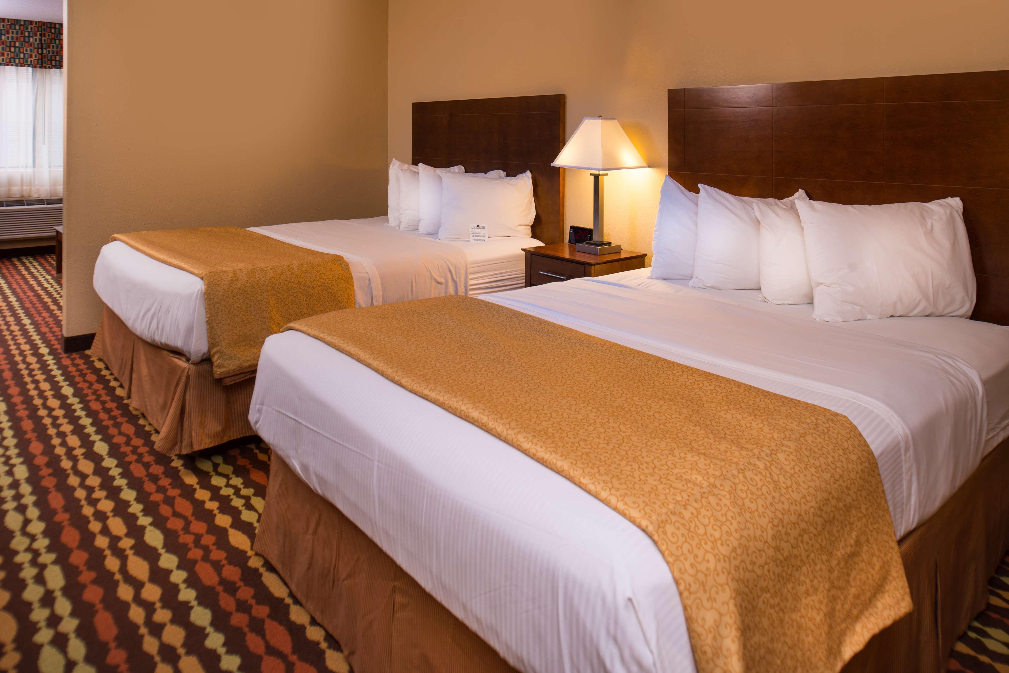 Best Western Ambassador Inn & Suites Wisconsin Dells Exterior foto