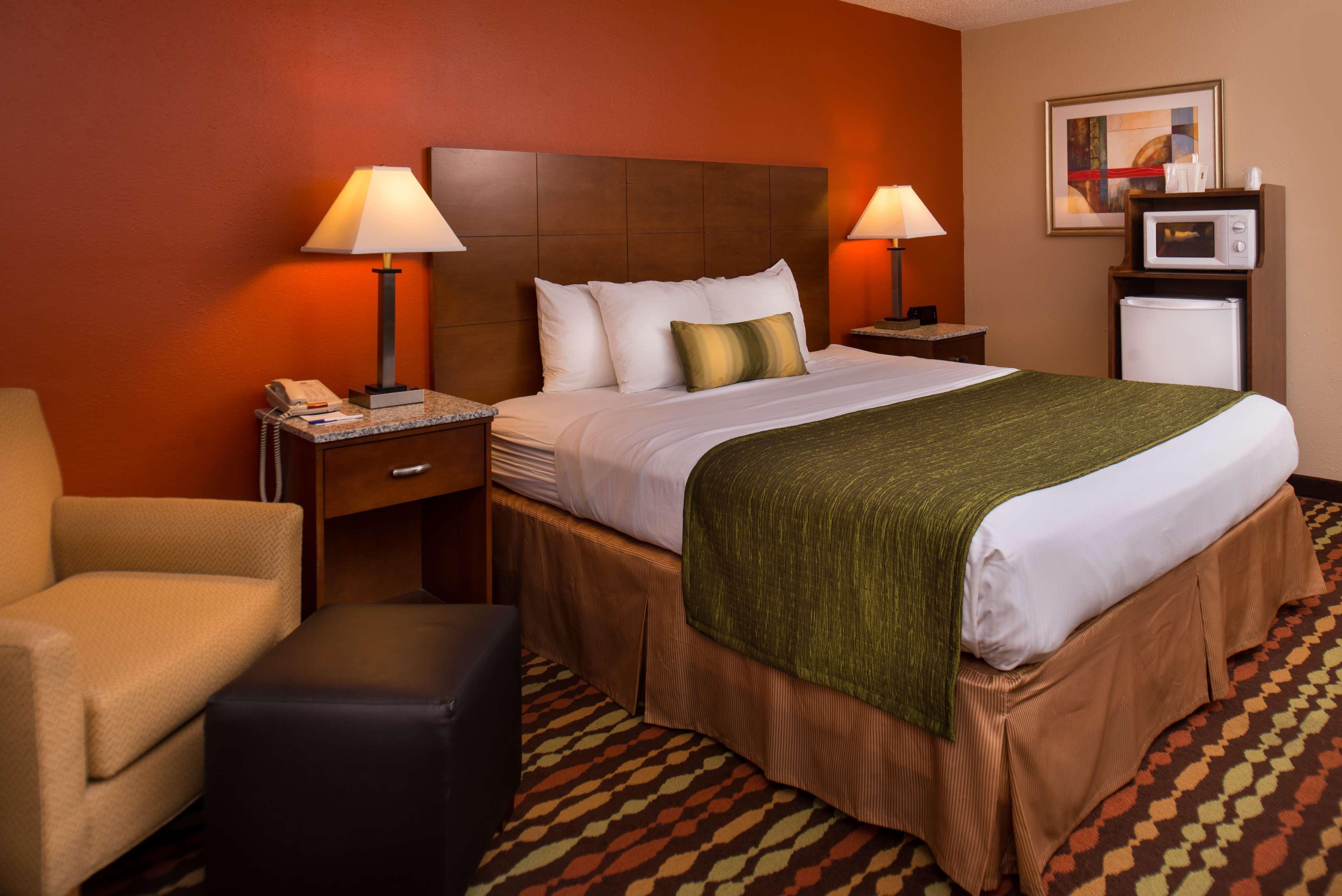 Best Western Ambassador Inn & Suites Wisconsin Dells Exterior foto