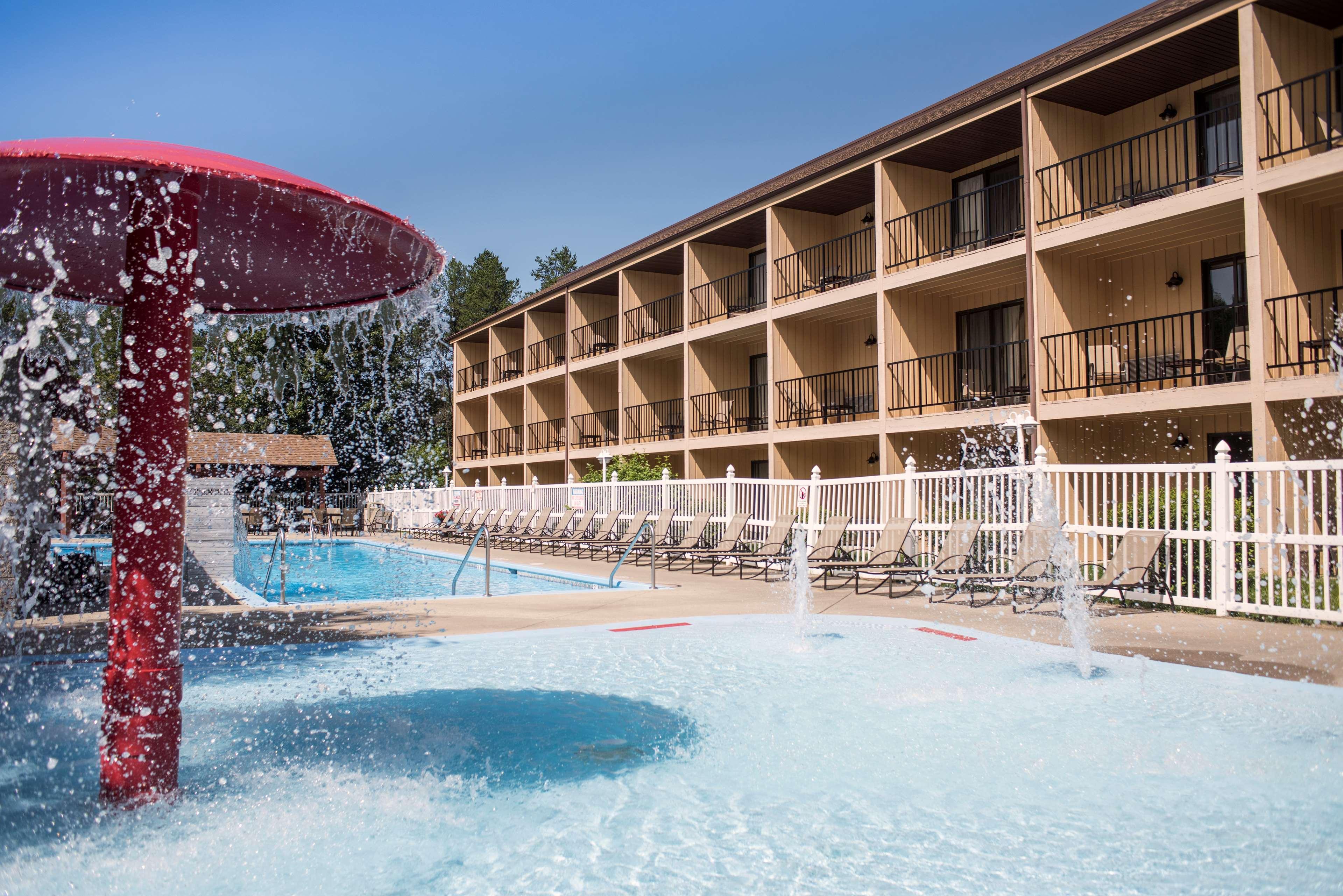 Best Western Ambassador Inn & Suites Wisconsin Dells Exterior foto