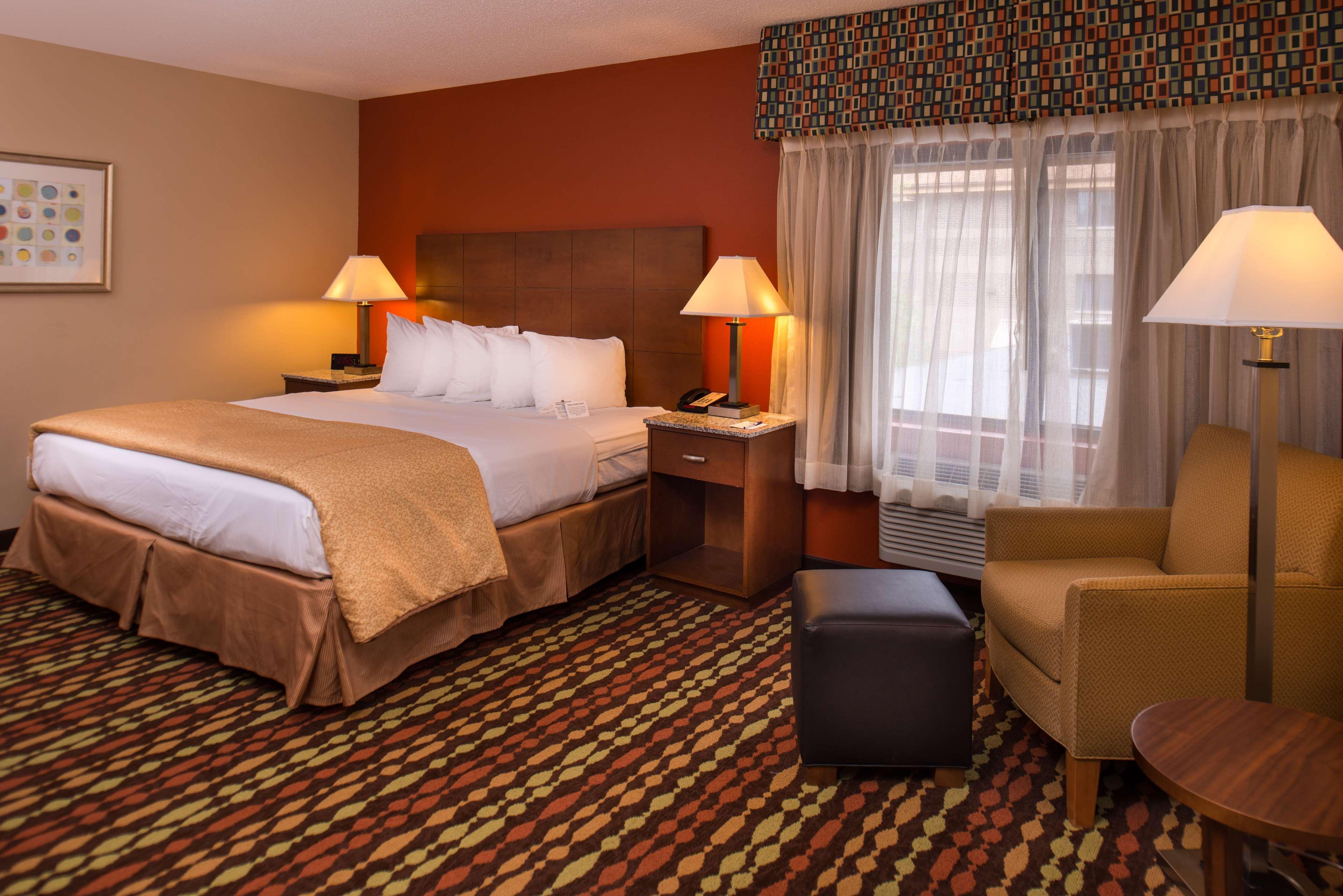 Best Western Ambassador Inn & Suites Wisconsin Dells Exterior foto
