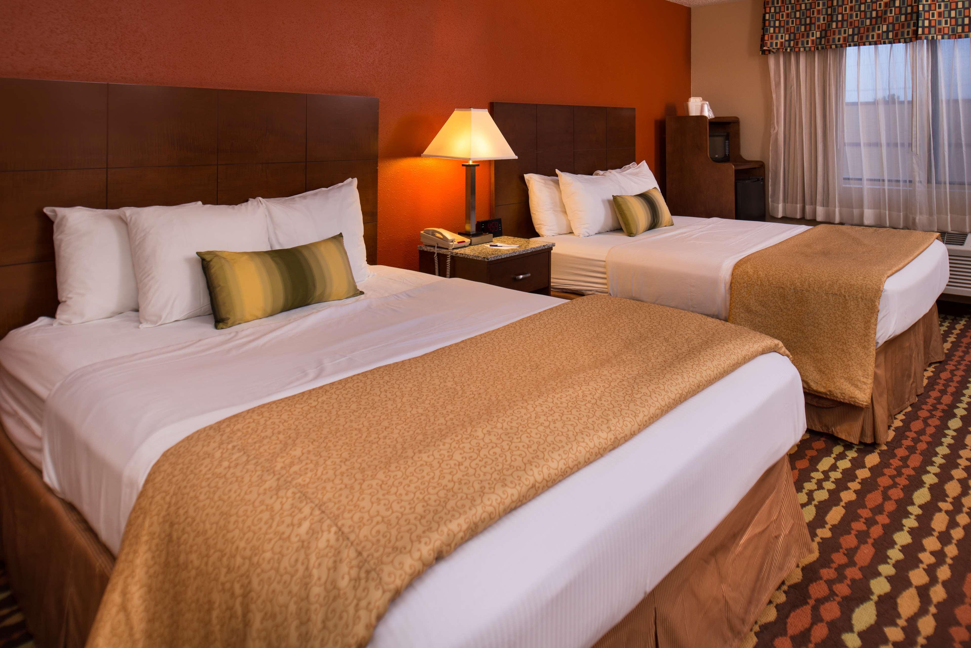 Best Western Ambassador Inn & Suites Wisconsin Dells Exterior foto