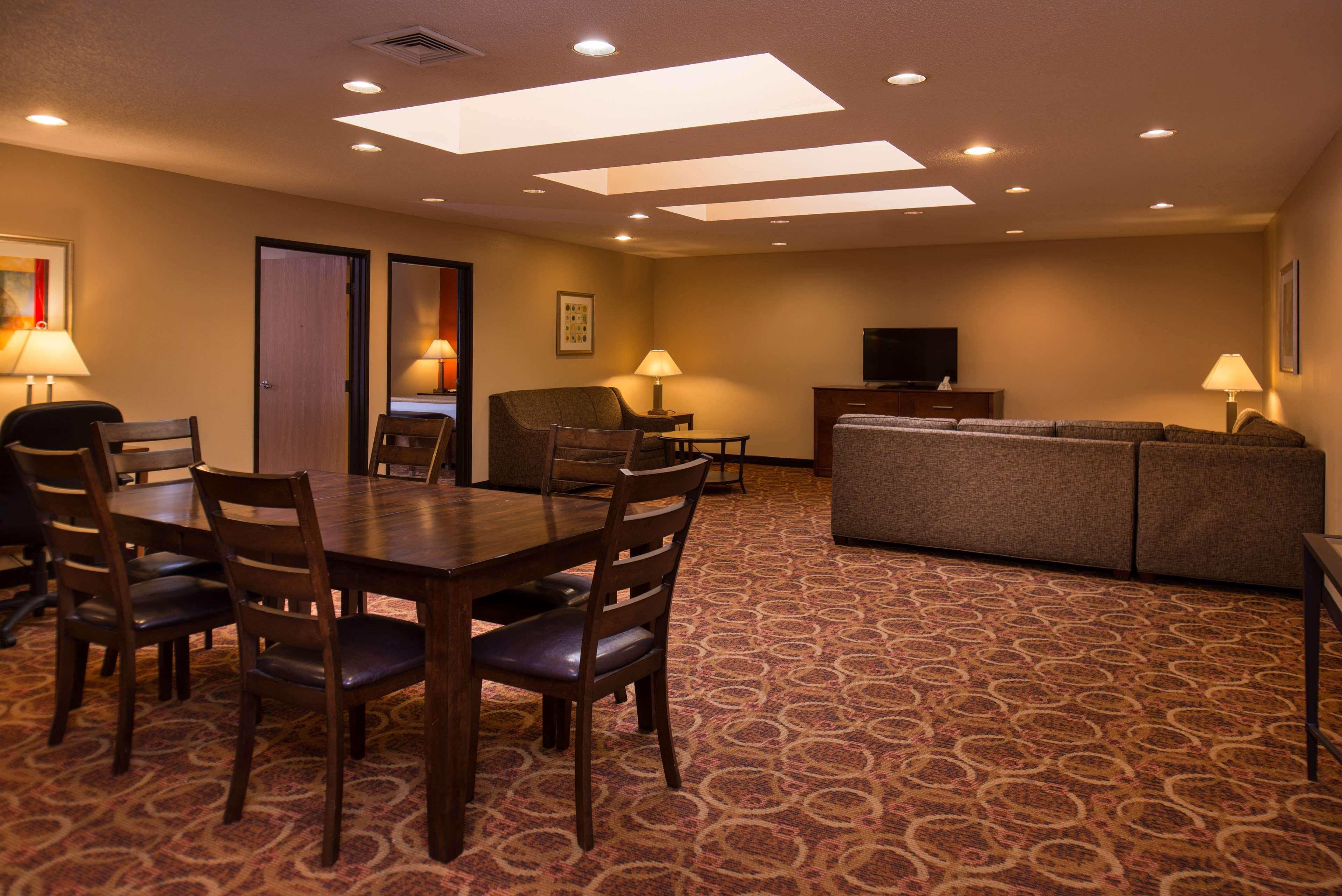 Best Western Ambassador Inn & Suites Wisconsin Dells Exterior foto