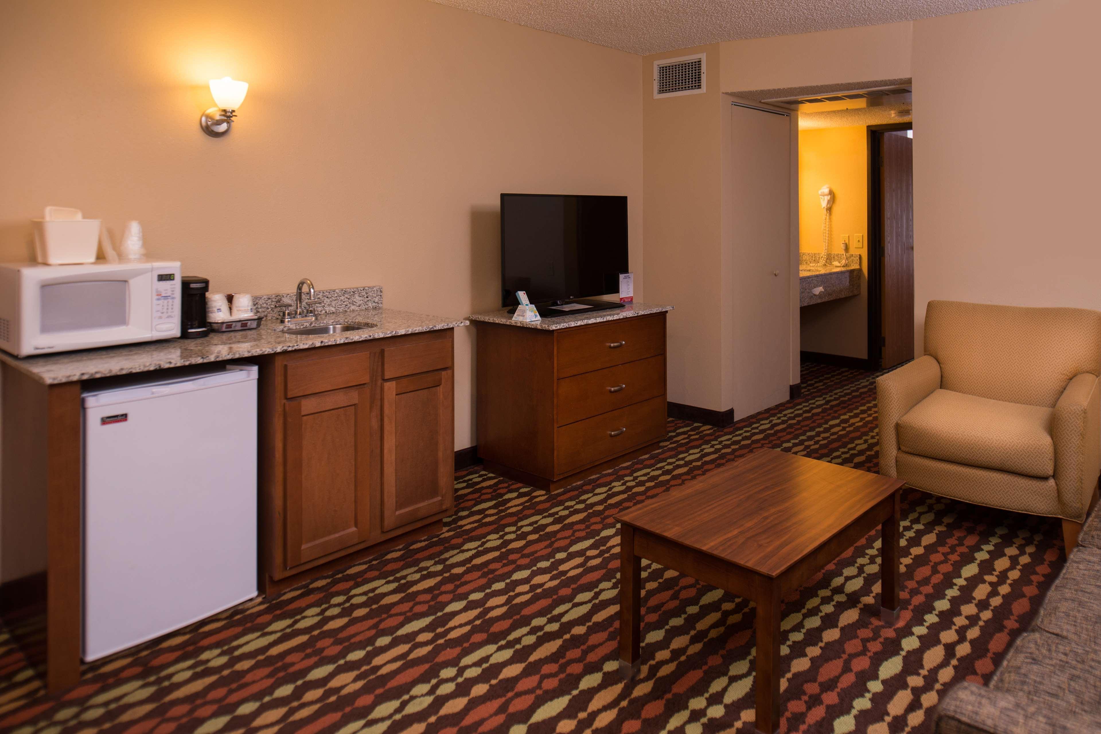 Best Western Ambassador Inn & Suites Wisconsin Dells Exterior foto